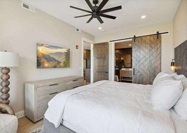 Highlands of the Smokies Condo 304 2 Bedroom Luxury Rental in Gatlinburg TN