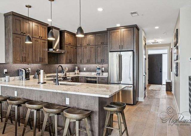 Highlands of the Smokies Condo 404 in Gatlinburg Luxury Vacation Rental