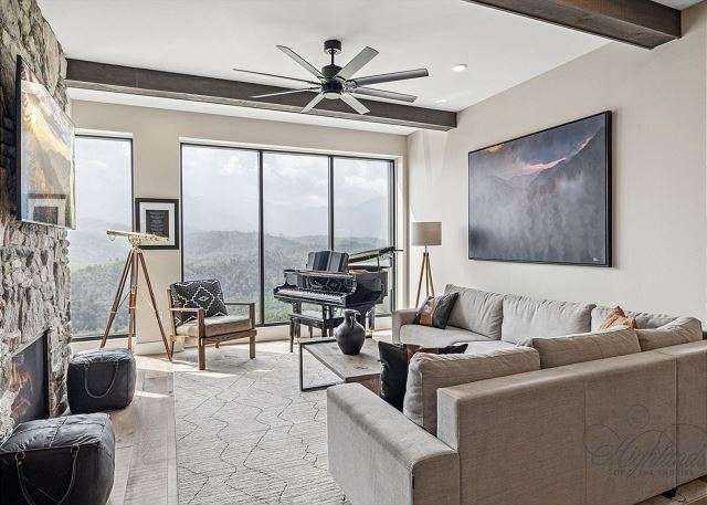 Highlands of the Smokies Condo 404 in Gatlinburg Luxury Vacation Rental
