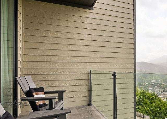 Highlands of the Smokies Condo 404 in Gatlinburg Luxury Vacation Rental