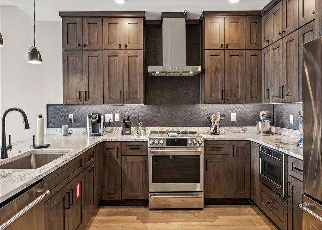 Highlands of the Smokies Condo 404 in Gatlinburg Luxury Vacation Rental