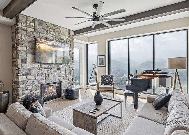 Highlands of the Smokies Condo 404 in Gatlinburg Luxury Vacation Rental