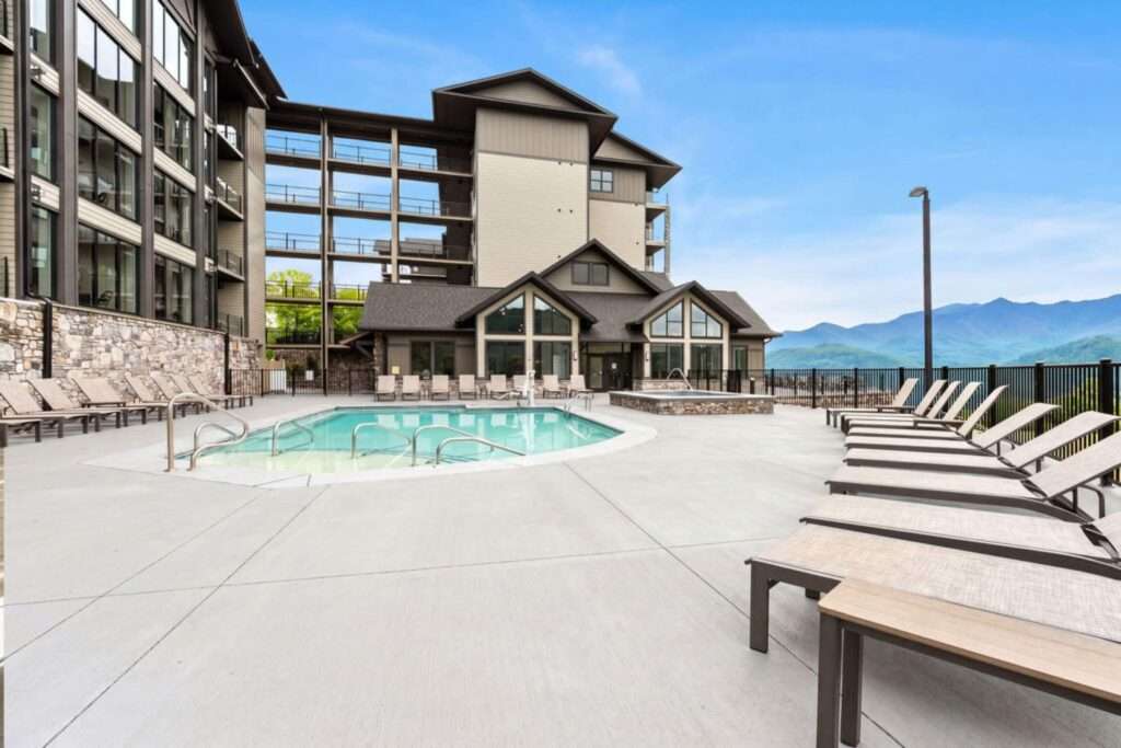 Three Bedroom Top Gatlinburg Vacation Rentals near Dollywood Great Smoky Mountains and Anakeesta Sleeps 8