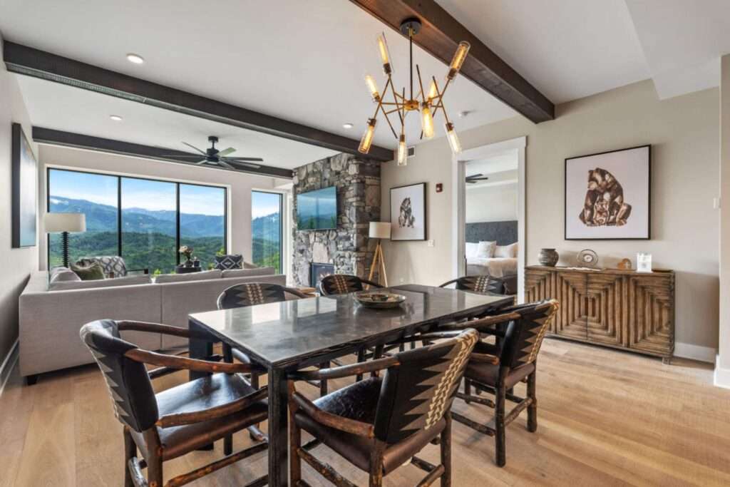 Three Bedroom Top Gatlinburg Vacation Rentals near Dollywood Great Smoky Mountains and Anakeesta Sleeps 8