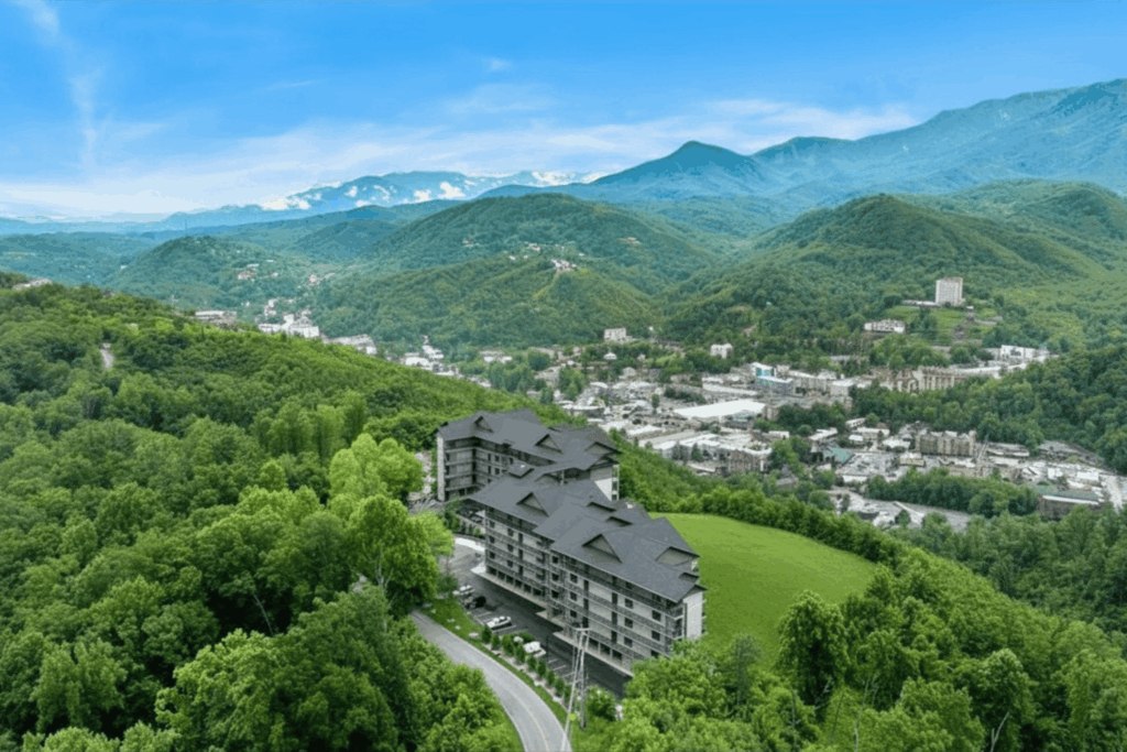 Best Gatlinburg Lodging Vacation Rentals Condo near Dollywood and Anakeesta Highlands of the Smokies Great Smoky Mountains