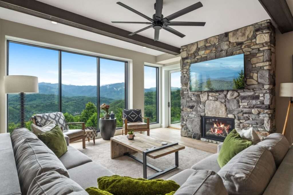 Three Bedroom Top Gatlinburg Vacation Rentals near Dollywood Great Smoky Mountains and Anakeesta Sleeps 8